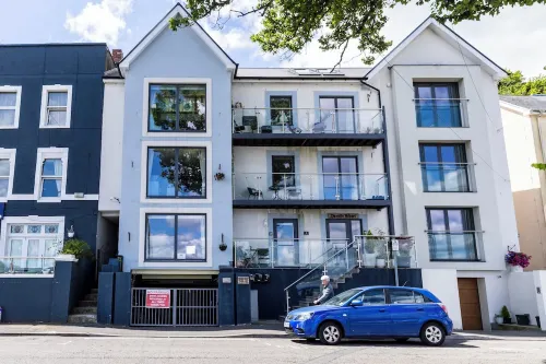 Luxury apartment with beautiful sea views.  Private parking, lift and hot tub.