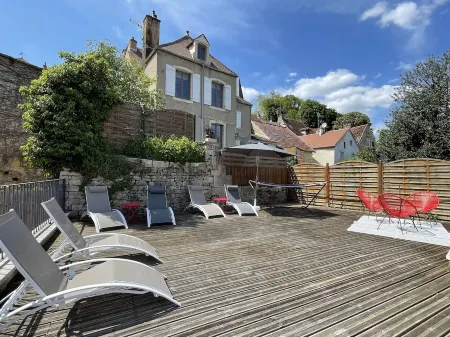 Apartment historic center MONTBARD - 1 bedroom "Chez Delphine et Guillaume" France