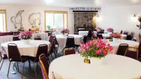 Luxury Condo w/ FREE WiFi, Parking, Heated Pool, Hot Tubs, Skier Shuttles