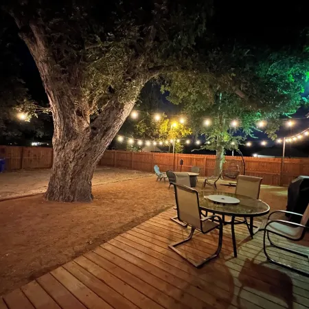 The Mustard Seed Cottage-Charming 3-BR Craftsman conveniently located downtown!