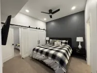 Modern Luxury 3Br Condo Steps Away from Deer Valley Resort w/ Hot Tub, Fireplace 薩米特縣住宿飯店