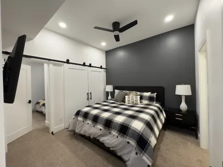 Modern Luxury 3Br Condo Steps Away from Deer Valley Resort w/ Hot Tub, Fireplace