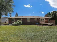 Gurnee Getaway: Modern Oasis Near Six Flags & Naval Base! Only Child Brewing Company附近的飯店