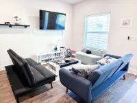 Luxury Townhome - Pool Access - Fast WiFi - Near Beaches & Shopping Hotels in Ensley