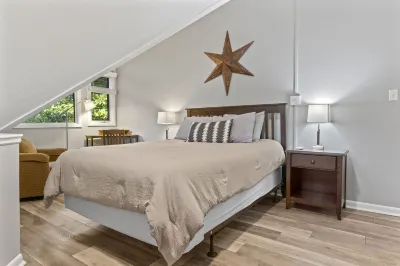 Stylish-Updated-Central -Walk to Slopes-Dogs OK! Các khách sạn ở 