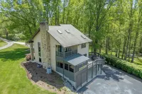 Creekside 3Br w/ Firepit - 5 Min to Sports Park - 10 Min to Downtown Asheville