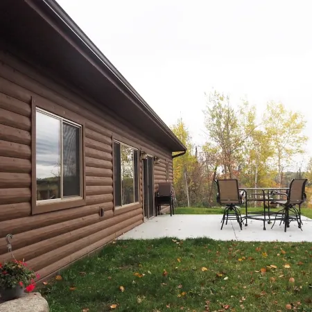 Enjoy privacy in this newly built cabin with spectacular view of North Star Lake