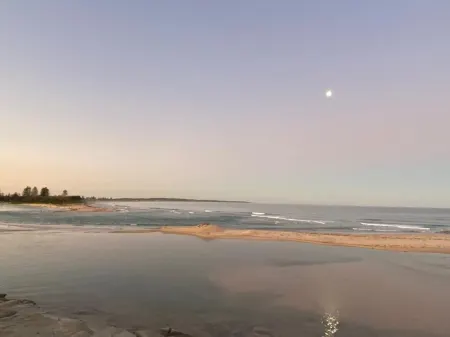 Oceanview Escape at The Entrance Отели рядом с достопримечательностью «Вайонг Олимпик Пул»