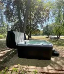 Cozy Mid-Century Mod by Lake MI&Dunes with Hot Tub