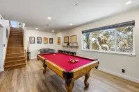 Mid Century Modern home in the boulders. Amazing views. 1.4 miles from downtown.