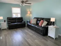 Sandy Paws - A Dog-Friendly Haven with Boat Parking on Oak Island, NC