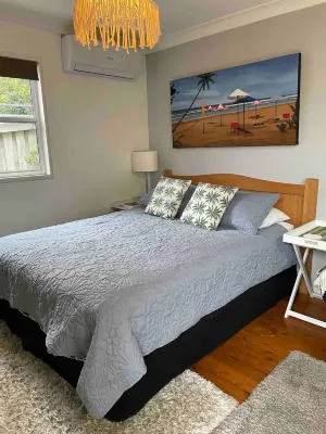 Beachside cabin + solar heated pool @ Spoon Bay