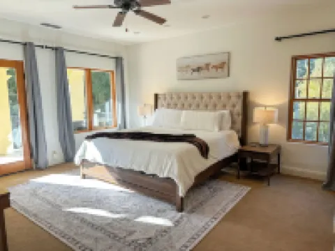 Wine Country Lux Villa w/ Hot Tub and Pool