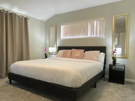 ❀ Magical Days home ❀ Disneyland ◦ Beach ◦ Fast WIFI ◦ Anaheim ◦ Games ◦ Family Отели в г. Фуллертон