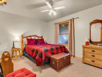Big Bear Lodge Retreat where friends & families gather and meet! Hotels in Oscoda County