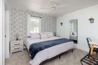 "The Hay Loft" - Hot Tub - Game Room - Fire Pit - Office - Family FUN Hotel in zona Iowa Events Center