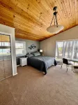 Skeet's Retreat: Lake Herman's Hidden Gem of Adventure and Relaxation! Sleeps 8