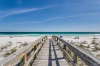 Cozy Beachside Condo Sleeps 8! Mins from Sand+Pool.