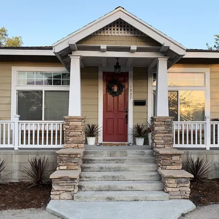 Beautiful fully renovated craftsman home in Paso Robles on historic Vine Street!