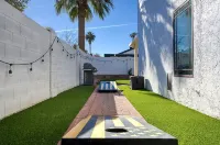Scottsdale Oasis - Private pool & sleeps 10! Minutes to Old Town & airport!