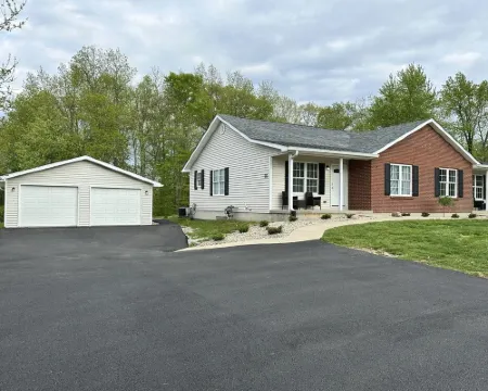 Beautifully remodeled duplex near the ARK encounter. This listing is for 1 side. Hotels in Pendleton County