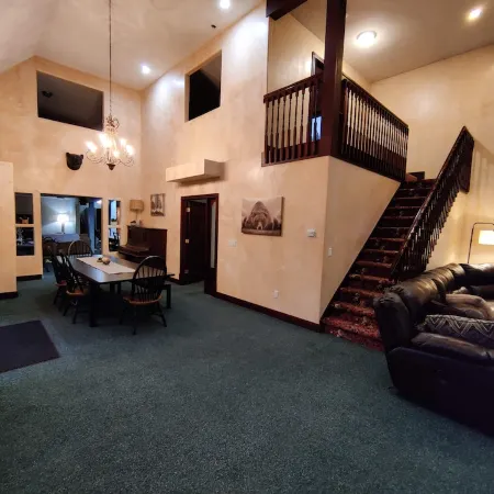 Spacious Mountain Home with Hot Tub on 10 Acres, Nearby Skiing