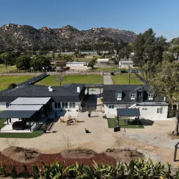 Rainbow Canyon Retreat:  Hot Tub, Fire Pit, Games Room - Sleeps 16+