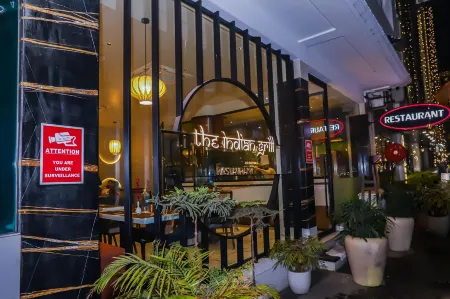 Hotel Godwin Deluxe Отели рядом с достопримечательностью «Сапрем Корт оф Индия»