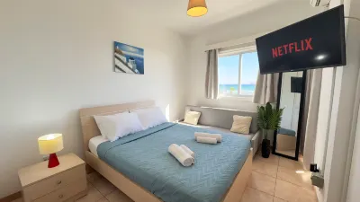 Kolonaki Seaview 1BDR Finikoudes Hotels in 