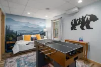 Family Vacay in the Mtn's with  Hot Tub, Fire Pit, Pools & Dog Friendly w/ Games