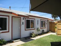 Charming Vacation Flat: 5-Minute Walk to Beach!