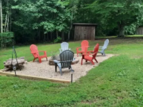 Cozy Country small two bedroom home. 마시스 밀 호텔