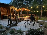Hot Tub! 25-30 Minutes N of Broken Bow Lake! River View. High Speed Fiber Wifi!