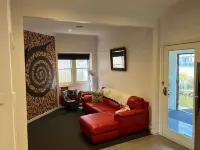 'Trendy Inner City Cottage with all the modern conveniences - Central Cottage'