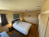 Clean and Bright Cottage, 3 Bedroom with Game Room and Laundry! Hotels in Myrtletown