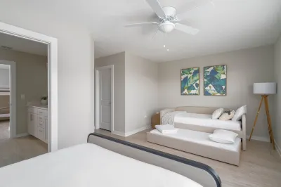 New Construction 3BR South Tampa 10 Min Downtown Hotels near Speedway