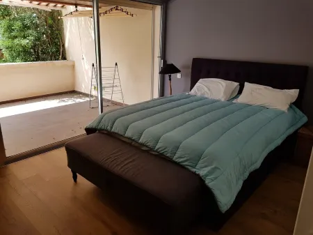 bloodthirsty apartment Отели в г. Аяччо