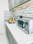 Brand new apartment, with a ocean theme! Less than 10 minutes away from Airport