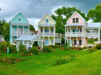 Newer Buckeye Lake Waterfront Chalet