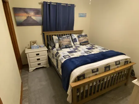 The Great Lake Escape - 1 Mile to Downtown PC / Walking Distance to City Beach