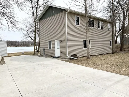 Up North Lakehouse with Beach+Xbox+Fun Hotels in Audubon Township