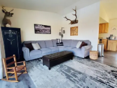 High Desert Haven - A Beautiful 3 Bedroom Home with Optional RV Hookup! Hotels in Challis