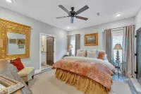 ⭐️5 miles to UT Campus⭐️New luxurious 4BR/3BA condo w/ private backyard retreat!