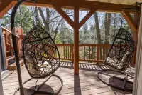 Family & Pet Friendly Cabin w/ AC in Lake Arrowhead - Midweek Stay 3, Pay 2 Deal