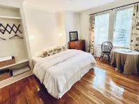1926 Guest Cottage at River Landing 코빙턴 호텔