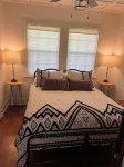 Charming 2-bedroom house minutes to beach, downtown, Cruising the Coast.