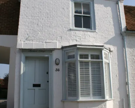Waterside Cottage In Emsworth, Hampshire Ξενοδοχεία στην πόλη Emsworth