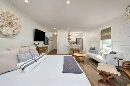 KC Coastal 30A Inlet Beach • POOL • 1st Floor • KING • 2 Minute Walk to Beach