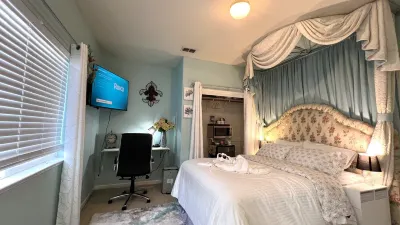 Nabor(10) fully furnished charming amazing bedroom Hotels near Grand Theatre for the Performing Arts