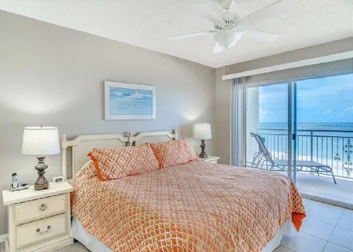 DIRECT BEACHFRONT CONDO Pool, Beautifully Renovated 2 Bedroom 4th Floor Balcony.